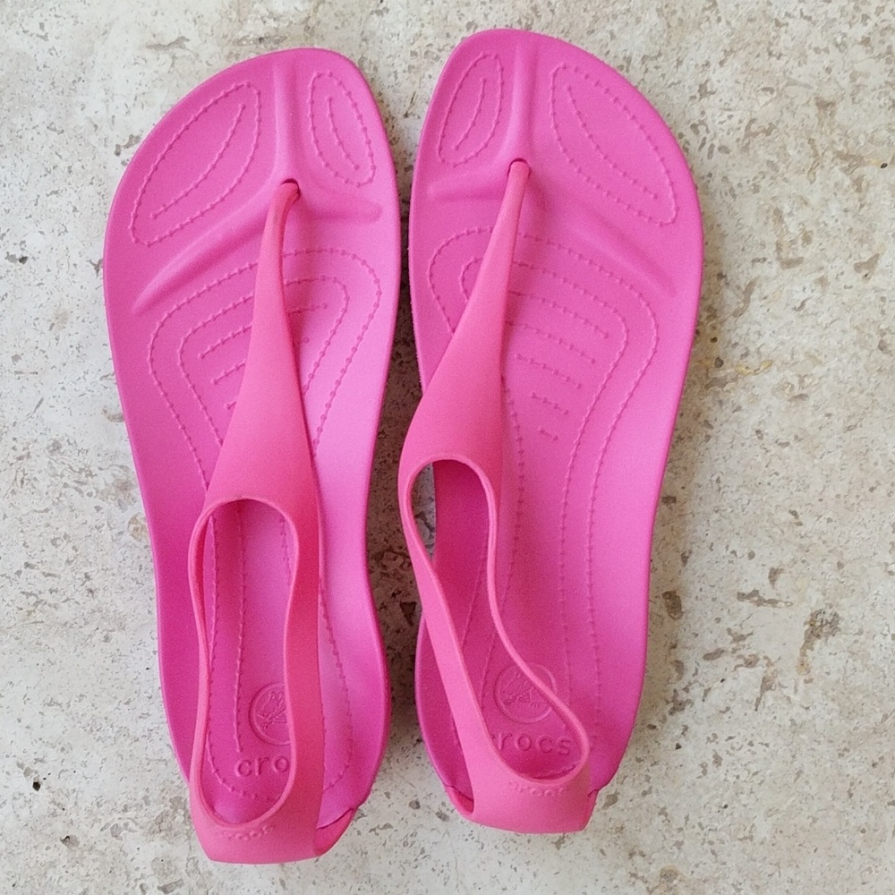 Crocs thong sandals